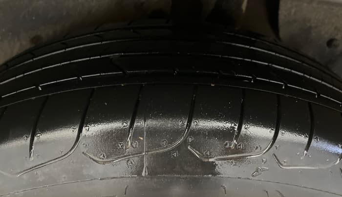 2016 Hyundai Creta SX PLUS 1.6 PETROL, Petrol, Manual, 69,960 km, Left Rear Tyre Tread