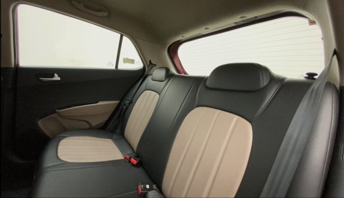 2016 Hyundai Grand i10 SPORTZ 1.2 KAPPA VTVT, Petrol, Manual, 29,584 km, Right Side Rear Door Cabin