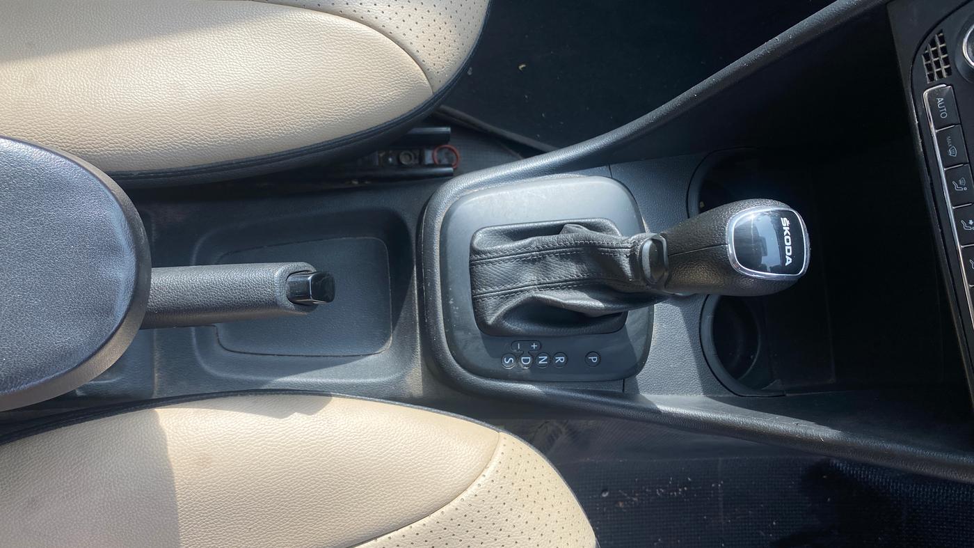 2021 Skoda Rapid ACTIVE 1.0 TSI AT, Petrol, Automatic, 98,072 km, Gear Lever