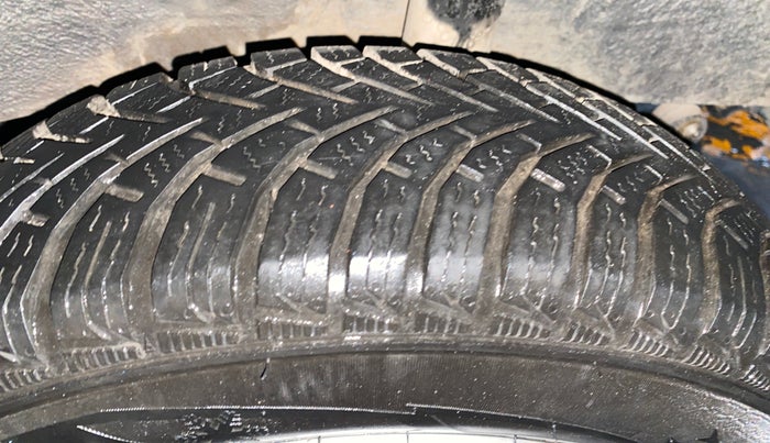 2019 Renault Kwid RXL, Petrol, Manual, 74,161 km, Left Rear Tyre Tread