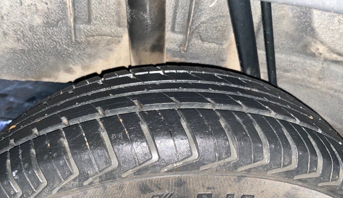 2019 Renault Kwid RXL, Petrol, Manual, 74,161 km, Right Rear Tyre Tread