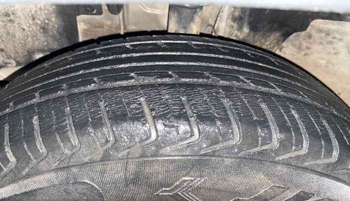 2019 Renault Kwid RXL, Petrol, Manual, 74,161 km, Left Front Tyre Tread