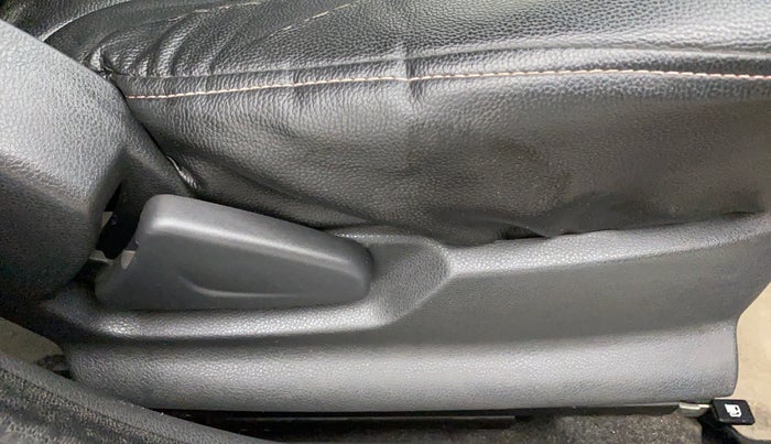 2015 Renault Kwid RXL, Petrol, Manual, 46,537 km, Driver Side Adjustment Panel