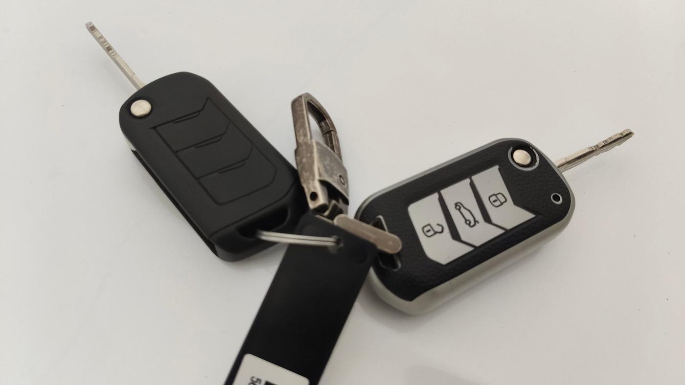 2025 Mahindra MARAZZO M 6 + 8 STR, Diesel, Manual, 5,480 km, Key Close Up