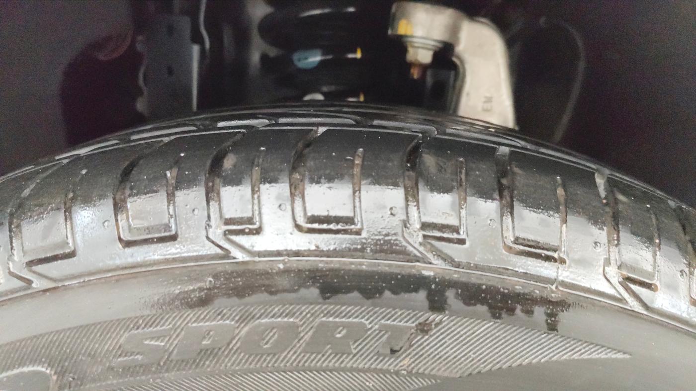 2025 Mahindra MARAZZO M 6 + 8 STR, Diesel, Manual, 5,480 km, Left Front Tyre Tread