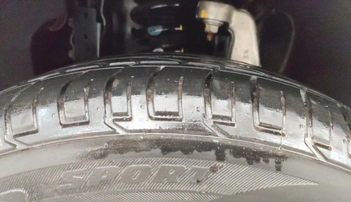 2025 Mahindra MARAZZO M 6 + 8 STR, Diesel, Manual, 5,480 km, Left Front Tyre Tread