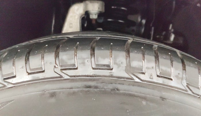 2025 Mahindra MARAZZO M 6 + 8 STR, Diesel, Manual, 5,480 km, Right Front Tyre Tread