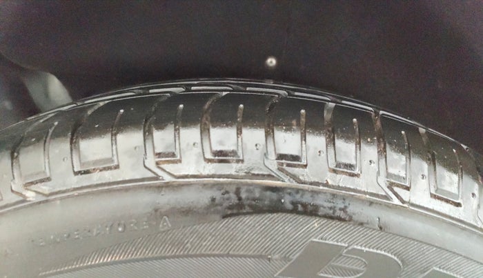 2025 Mahindra MARAZZO M 6 + 8 STR, Diesel, Manual, 5,480 km, Right Rear Tyre Tread