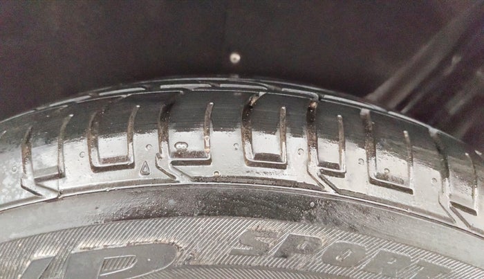 2025 Mahindra MARAZZO M 6 + 8 STR, Diesel, Manual, 5,480 km, Left Rear Tyre Tread