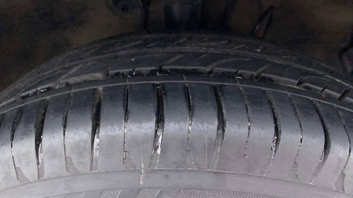 2011 Hyundai i20 ASTA 1.2, Petrol, Manual, 55,543 km, Right Front Tyre Tread
