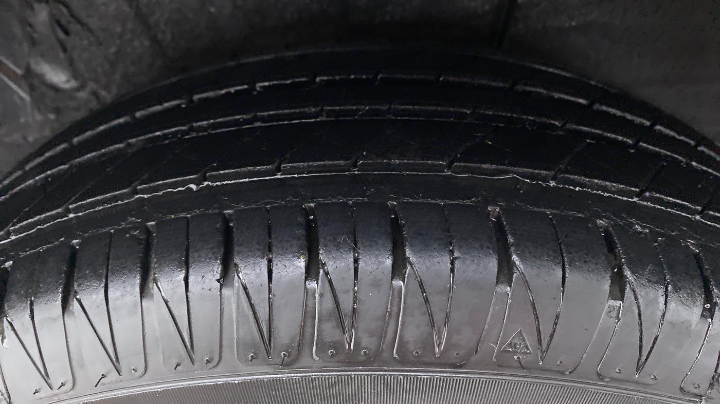 2011 Hyundai i20 ASTA 1.2, Petrol, Manual, 55,543 km, Right Rear Tyre Tread