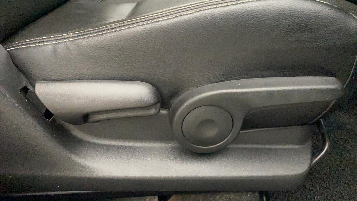2020 Maruti S Cross ALPHA AT1.5, Petrol, Automatic, 31,990 km, Driver Side Adjustment Panel