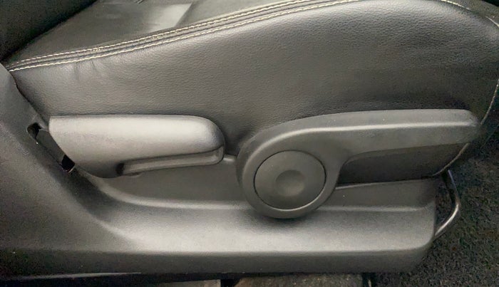 2020 Maruti S Cross ALPHA AT1.5, Petrol, Automatic, 31,990 km, Driver Side Adjustment Panel