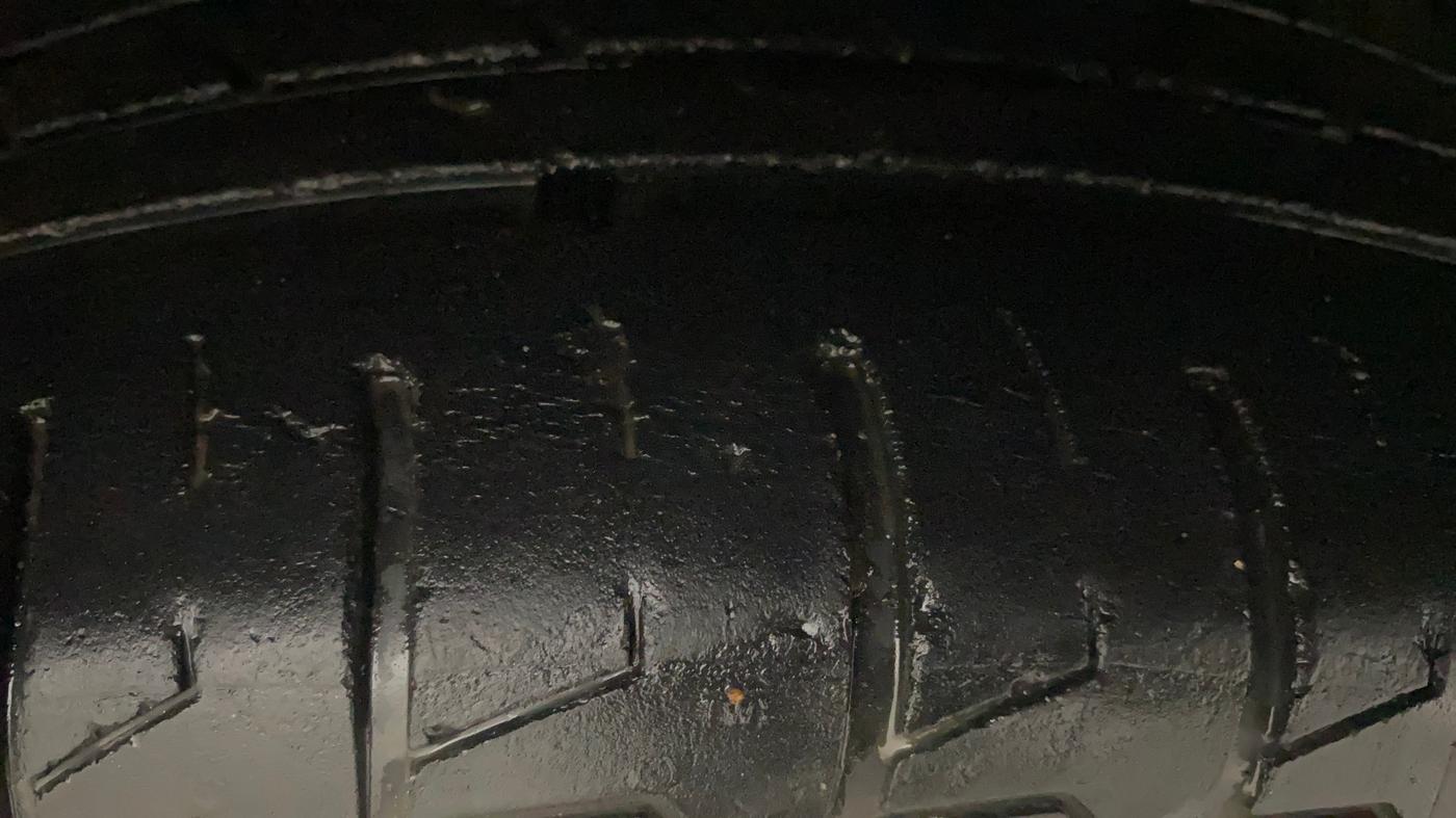 2020 Maruti S Cross ALPHA AT1.5, Petrol, Automatic, 31,990 km, Right Front Tyre Tread