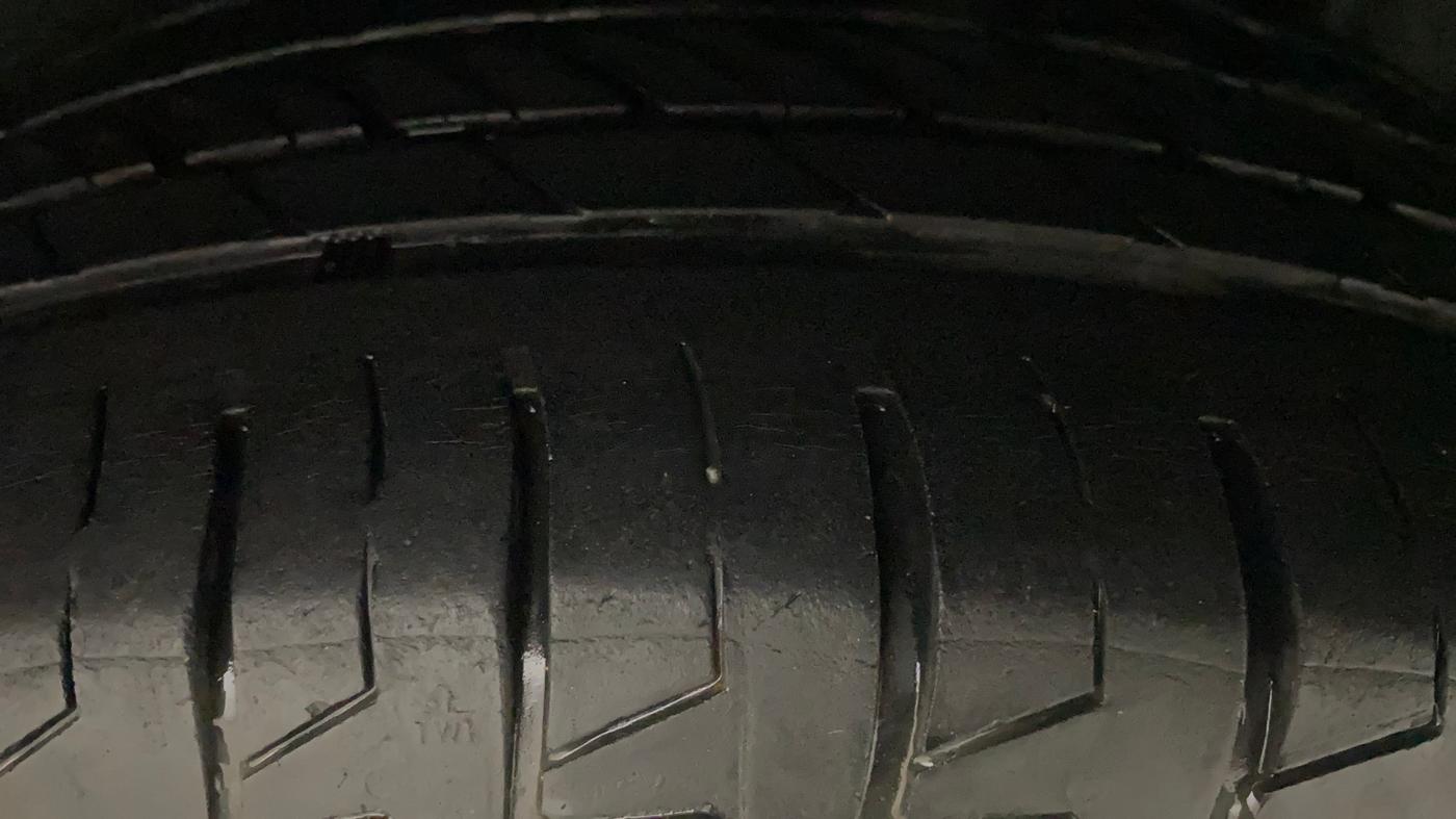 2020 Maruti S Cross ALPHA AT1.5, Petrol, Automatic, 31,990 km, Left Rear Tyre Tread