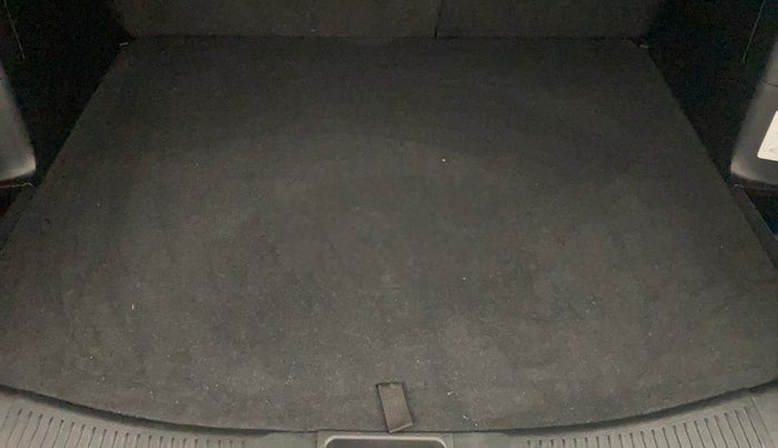 2020 Maruti S Cross ALPHA AT1.5, Petrol, Automatic, 31,990 km, Boot Inside