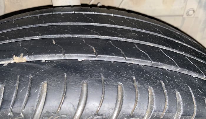 2020 Maruti Vitara Brezza VXI, Petrol, Manual, 82,275 km, Right Front Tyre Tread