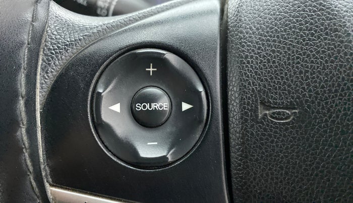 2015 Honda Jazz 1.2L I-VTEC S AT, Petrol, Automatic, 1,12,010 km, Steering wheel - Sound system control not functional