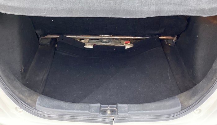 2015 Honda Jazz 1.2L I-VTEC S AT, Petrol, Automatic, 1,12,010 km, Boot Inside