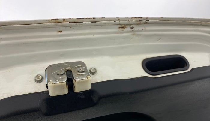 2015 Honda Jazz 1.2L I-VTEC S AT, Petrol, Automatic, 1,12,010 km, Dicky (Boot door) - Slightly rusted