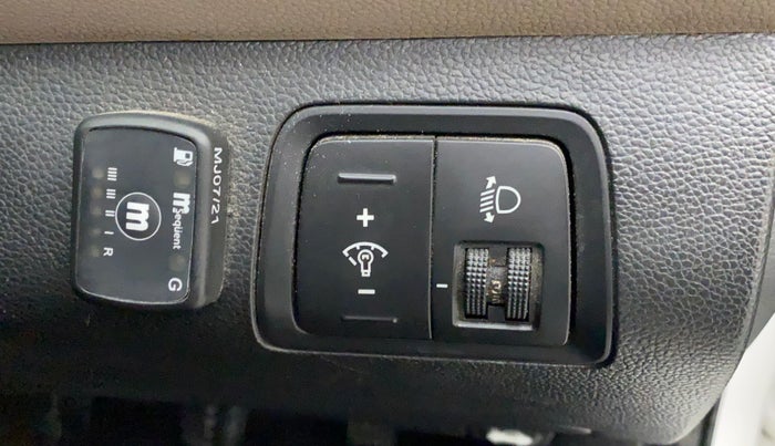 2016 Hyundai Elite i20 ASTA 1.2 (O), CNG, Manual, 47,304 km, Dashboard - Headlight height adjustment not working