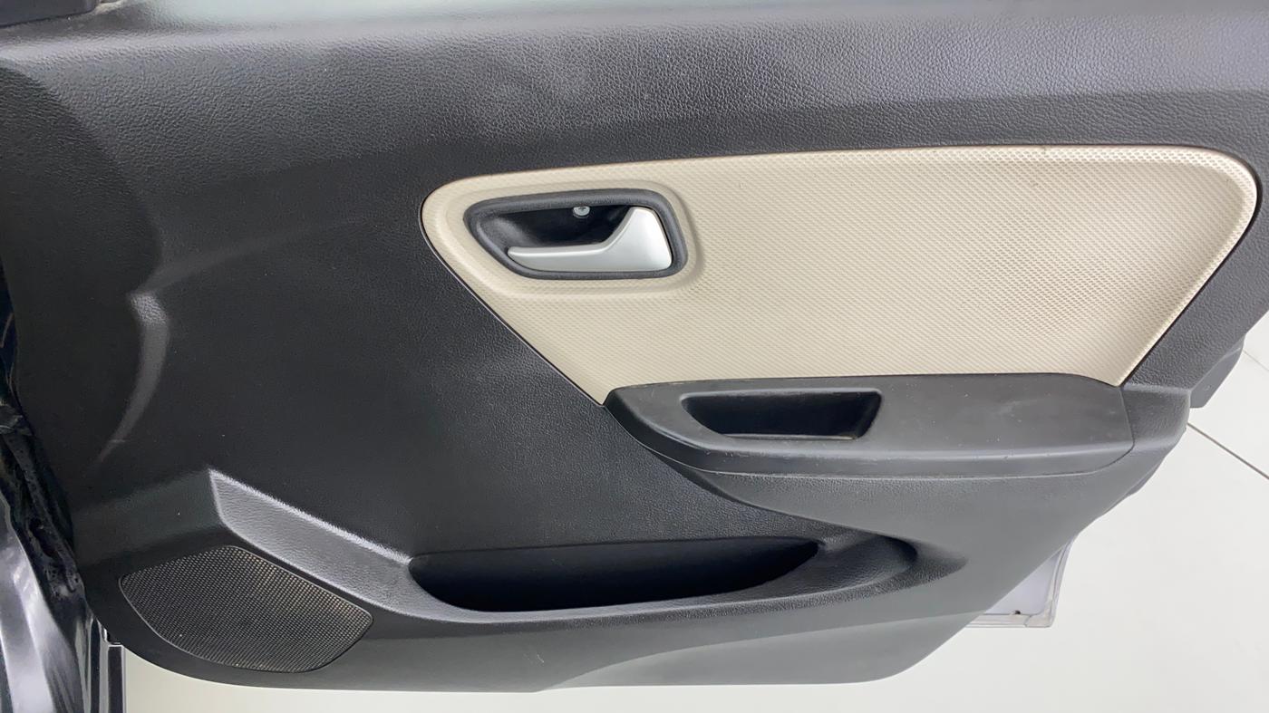 2019 Maruti Alto LXI, Petrol, Manual, 71,318 km, Driver Side Door Panels Control