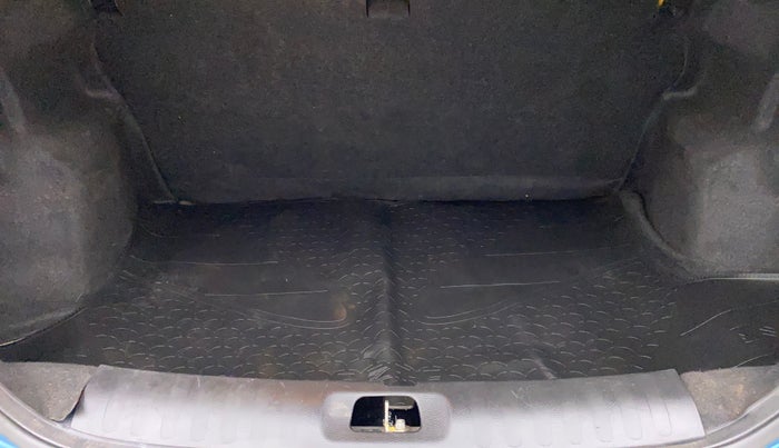 2015 Maruti Swift Dzire ZXI, Petrol, Manual, 25,170 km, Boot Inside