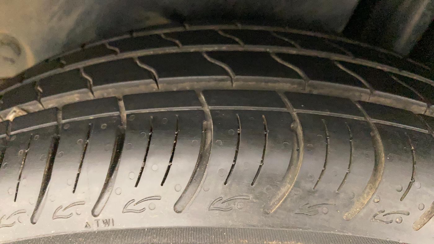 2015 Maruti Swift Dzire ZXI, Petrol, Manual, 25,170 km, Left Rear Tyre Tread