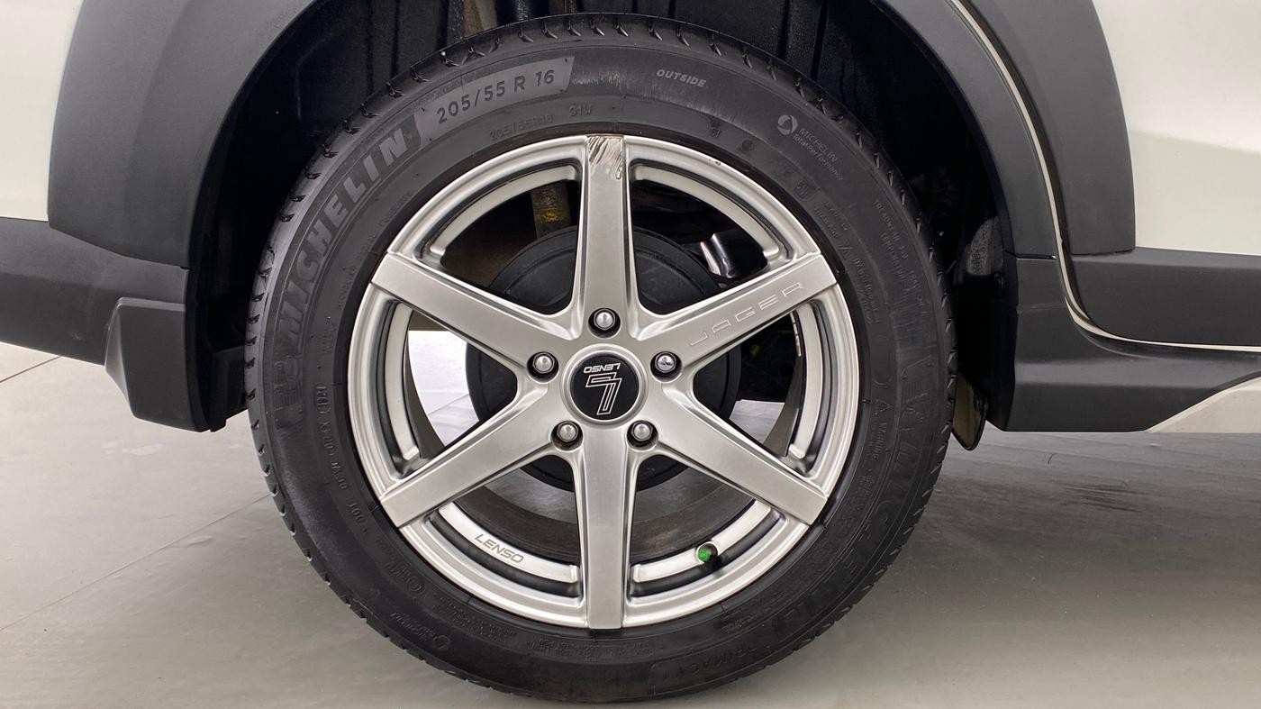 2020 Maruti XL6 ZETA SHVS, Petrol, Manual, 7,827 km, Right Rear Wheel