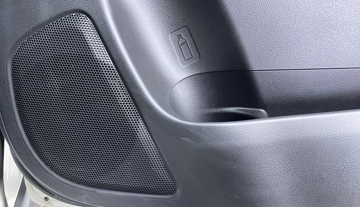 2020 Maruti XL6 ZETA SHVS, Petrol, Manual, 7,827 km, Speaker
