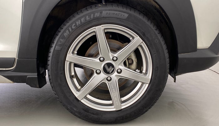 2020 Maruti XL6 ZETA SHVS, Petrol, Manual, 7,827 km, Right Front Wheel
