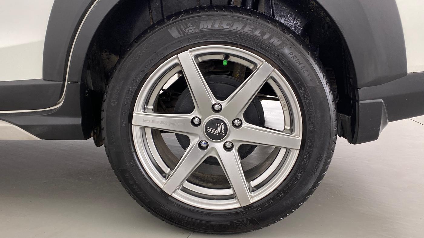 2020 Maruti XL6 ZETA SHVS, Petrol, Manual, 7,827 km, Left Rear Wheel