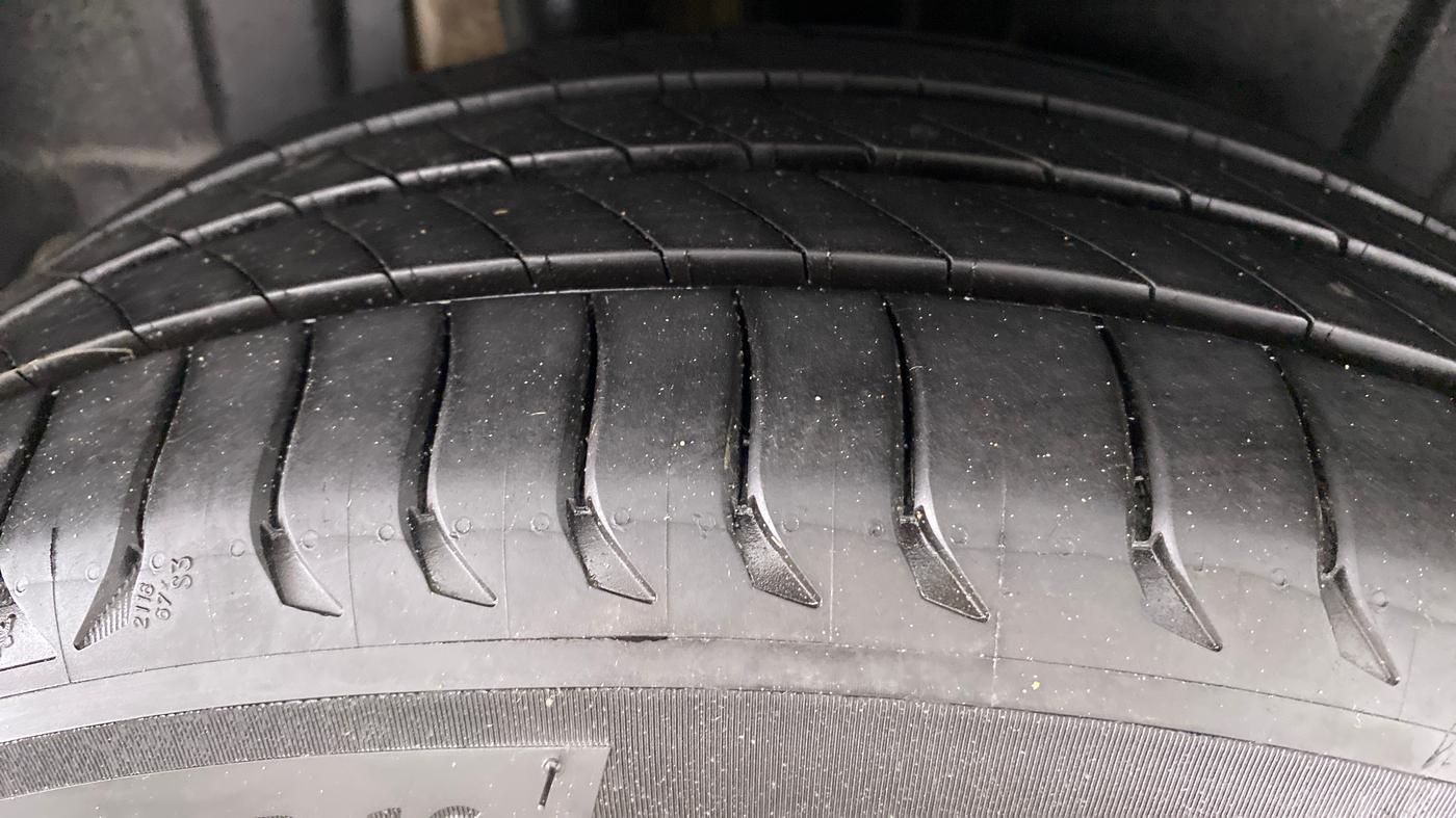 2020 Maruti XL6 ZETA SHVS, Petrol, Manual, 7,827 km, Right Rear Tyre Tread