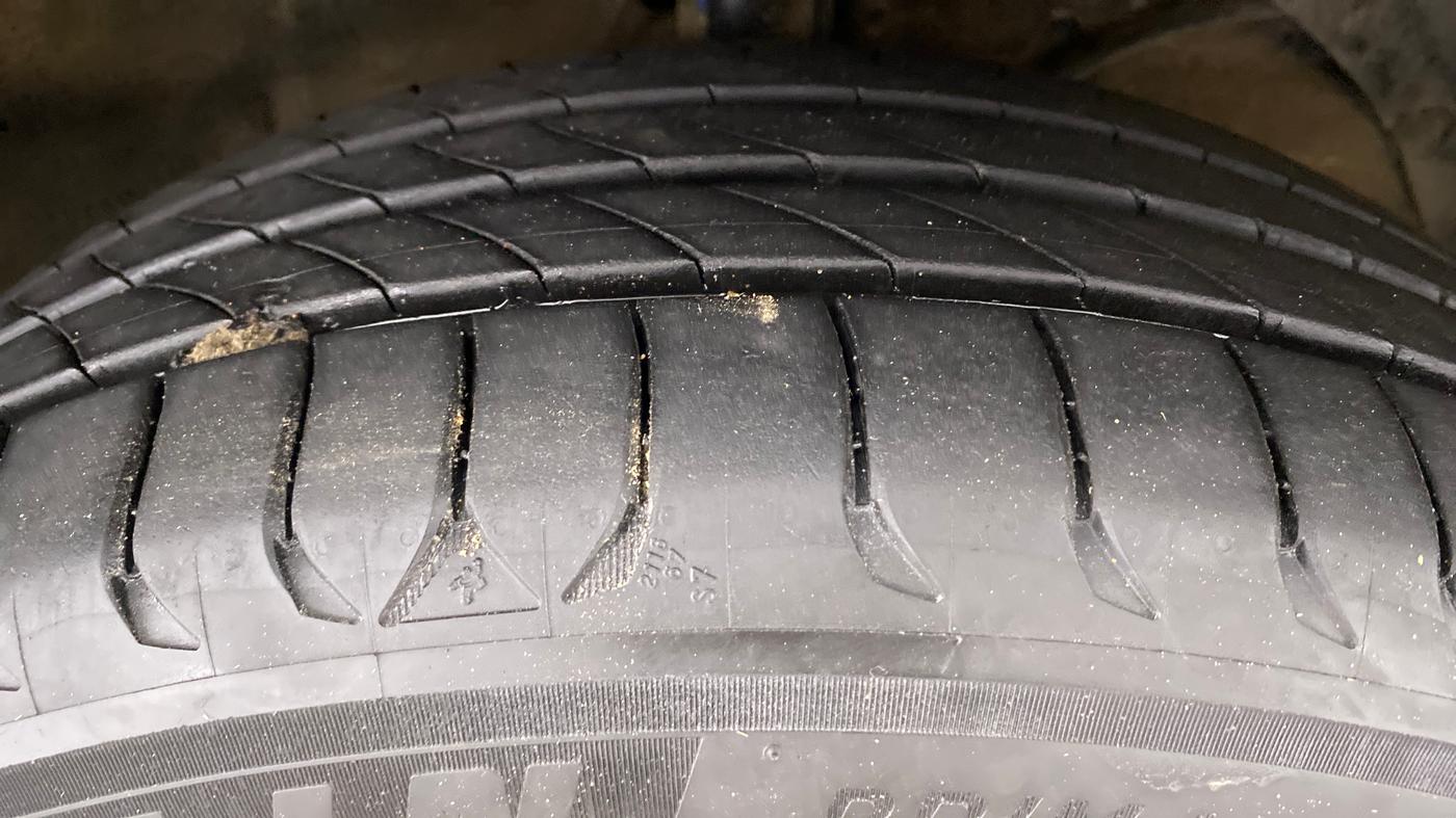 2020 Maruti XL6 ZETA SHVS, Petrol, Manual, 7,827 km, Right Front Tyre Tread