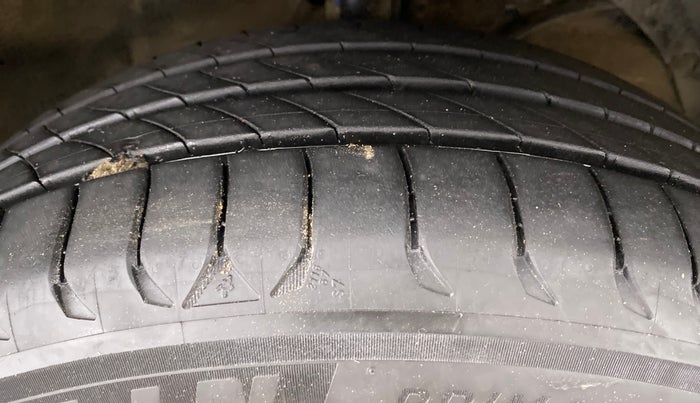 2020 Maruti XL6 ZETA SHVS, Petrol, Manual, 7,827 km, Right Front Tyre Tread