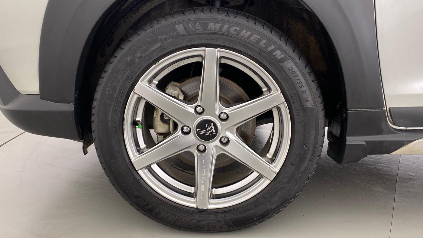 2020 Maruti XL6 ZETA SHVS, Petrol, Manual, 7,827 km, Left Front Wheel