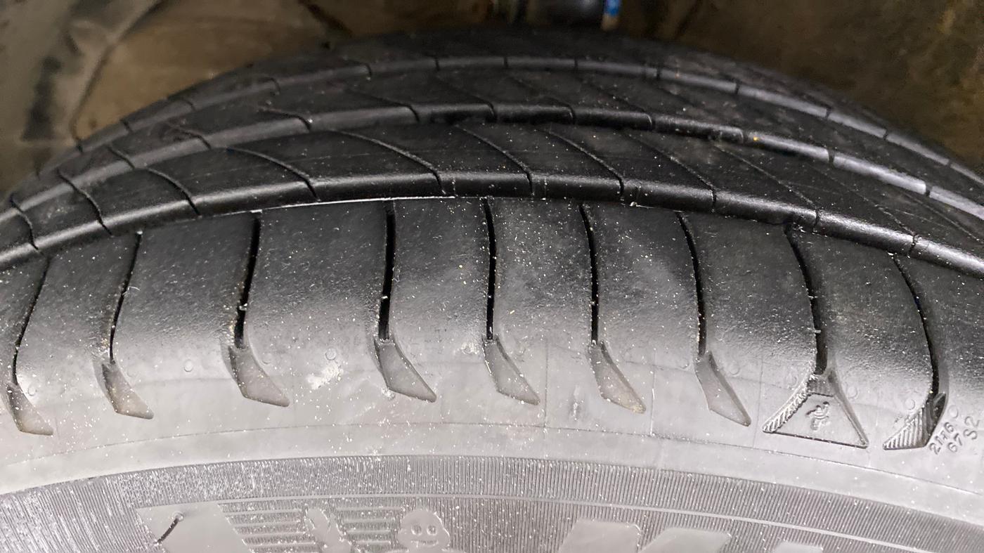 2020 Maruti XL6 ZETA SHVS, Petrol, Manual, 7,827 km, Left Front Tyre Tread