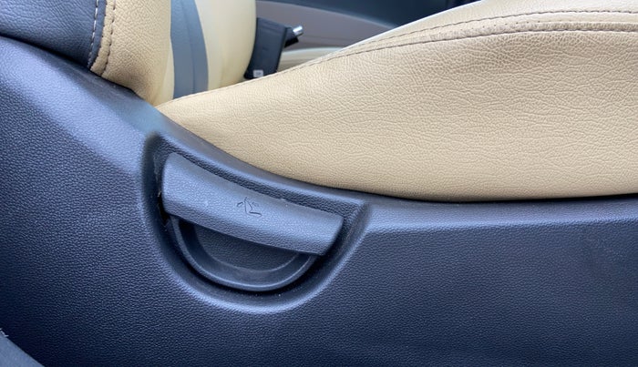 2019 Hyundai Grand i10 SPORTZ 1.2 KAPPA VTVT, Petrol, Manual, 52,281 km, Driver Side Adjustment Panel