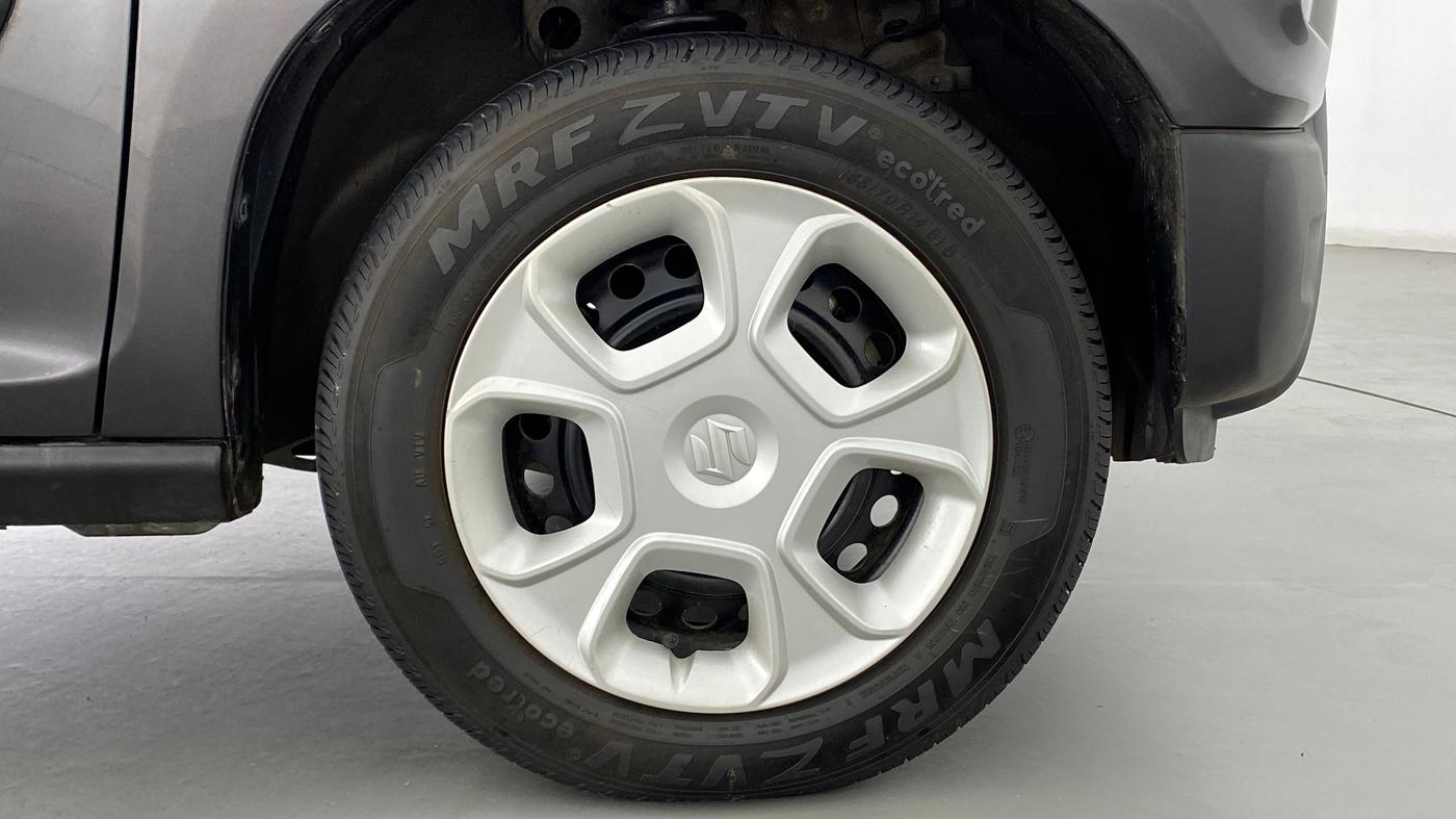 2019 Maruti S PRESSO VXI, Petrol, Manual, 27,221 km, Right Front Wheel