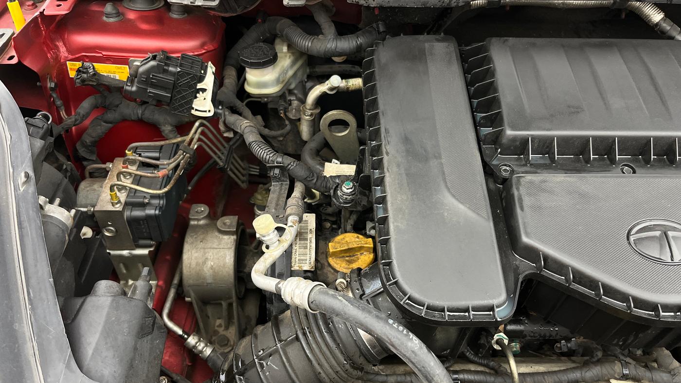 2019 Tata NEXON XZ PLUS DIESEL DUAL TONE, Diesel, Manual, 71,844 km, Engine View - Right