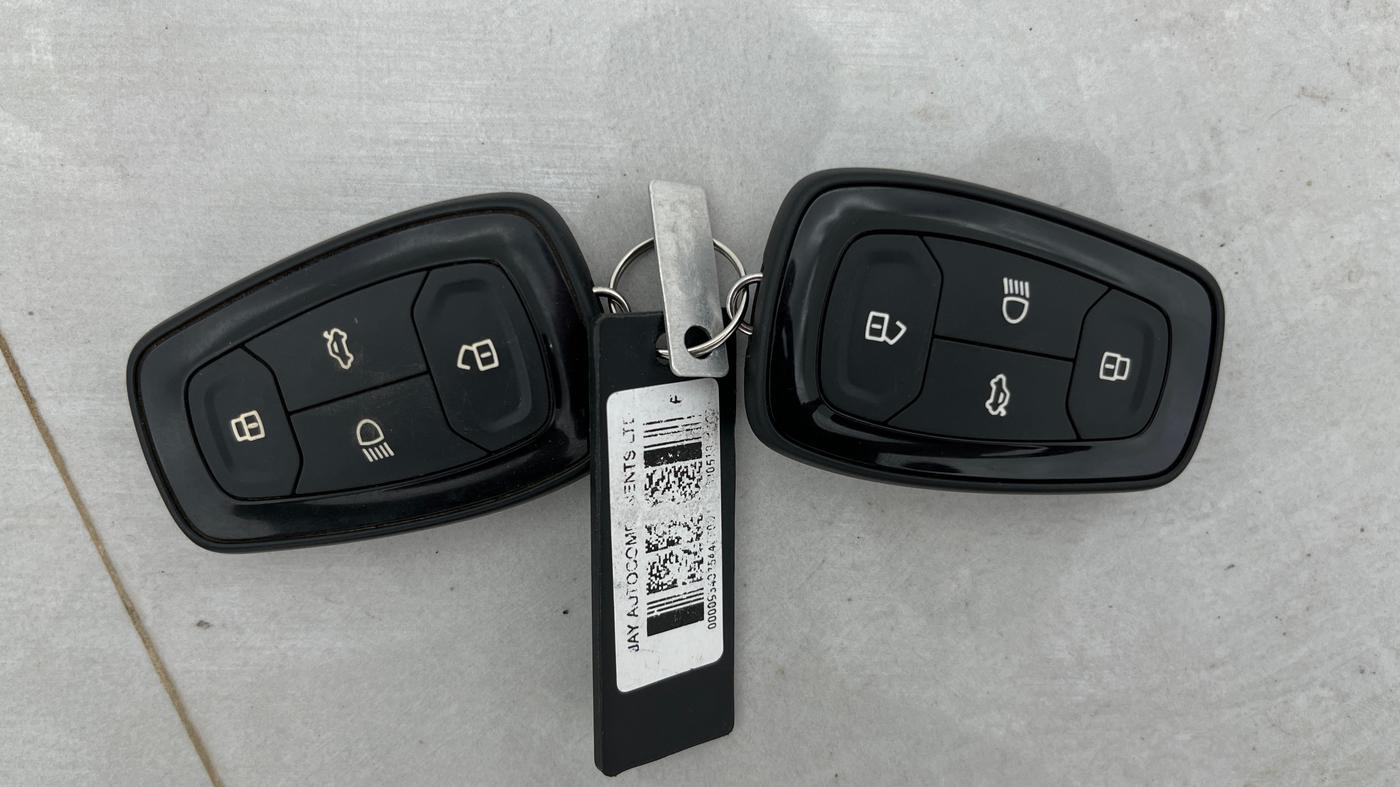 2019 Tata NEXON XZ PLUS DIESEL DUAL TONE, Diesel, Manual, 71,844 km, Key Close Up
