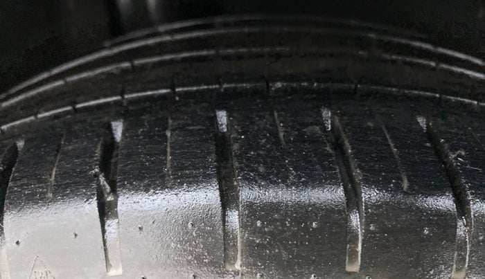 2019 Toyota Glanza V CVT, Petrol, Automatic, 68,576 km, Right Rear Tyre Tread