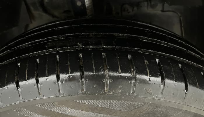 2019 Tata NEXON XM PETROL, Petrol, Manual, 69,039 km, Right Front Tyre Tread