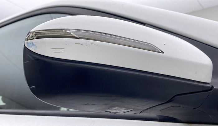2019 Hyundai Elite i20 SPORTZ PLUS 1.2, Petrol, Manual, 75,000 km, Right rear-view mirror - Indicator light not working