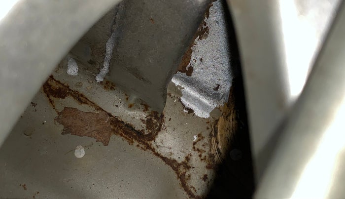 2012 Maruti Swift ZXI, Petrol, Manual, 47,360 km, Boot floor - Slight discoloration
