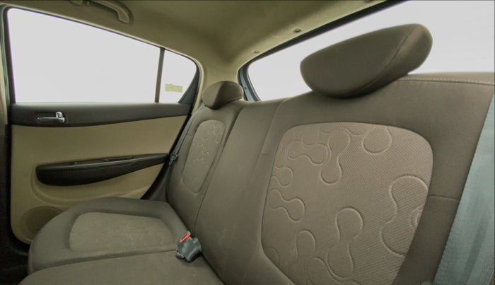 2011 Hyundai i20 ASTA 1.4 AT, Petrol, Automatic, 38,395 km, Right Side Rear Door Cabin
