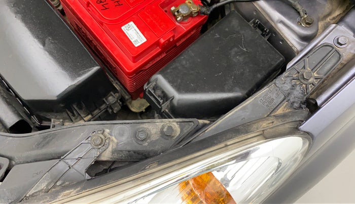 2011 Hyundai i20 ASTA 1.4 AT, Petrol, Automatic, 38,395 km, Left headlight - Clamp has minor damage