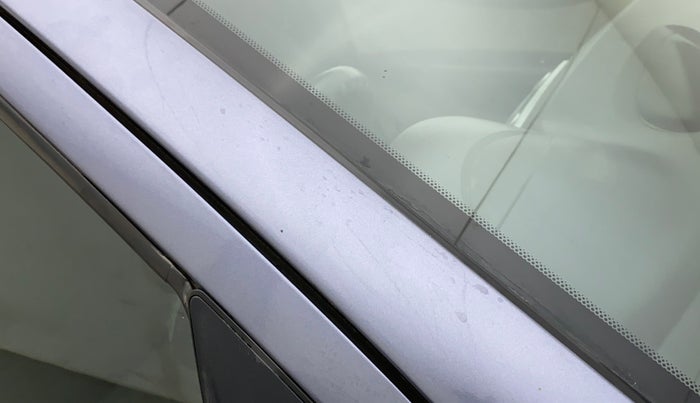 2011 Hyundai i20 ASTA 1.4 AT, Petrol, Automatic, 38,395 km, Right A pillar - Slightly dented