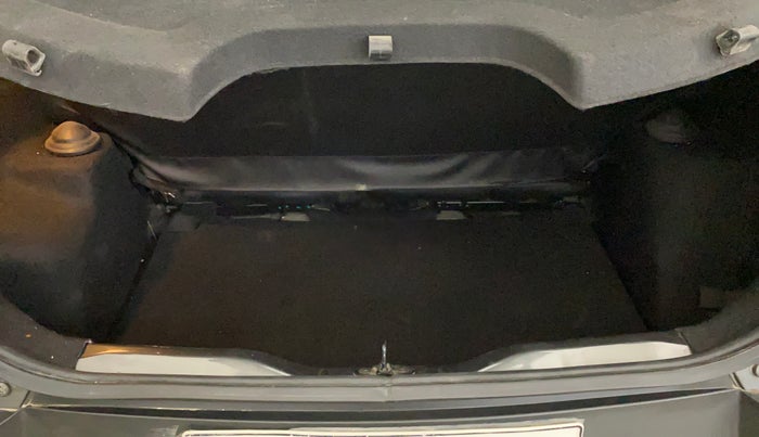 2022 Tata PUNCH ACCOMPLISHED MT, Petrol, Manual, 11,764 km, Boot Inside