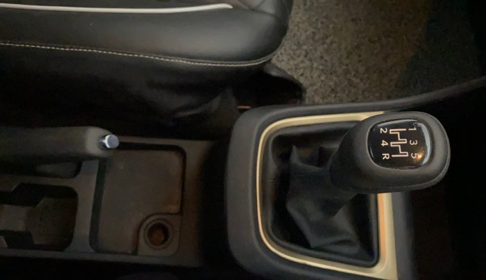 2022 Tata PUNCH ACCOMPLISHED MT, Petrol, Manual, 11,764 km, Gear Lever